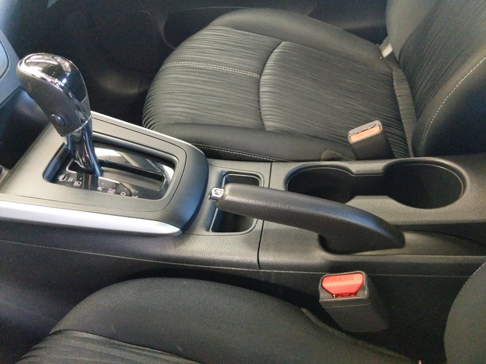2018 Nissan Sentra - Center Console/Cup Holders