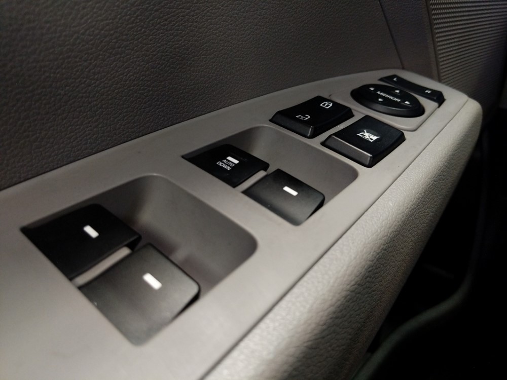 2017 Hyundai Elantra - Driver Power Windows/Lock Control
