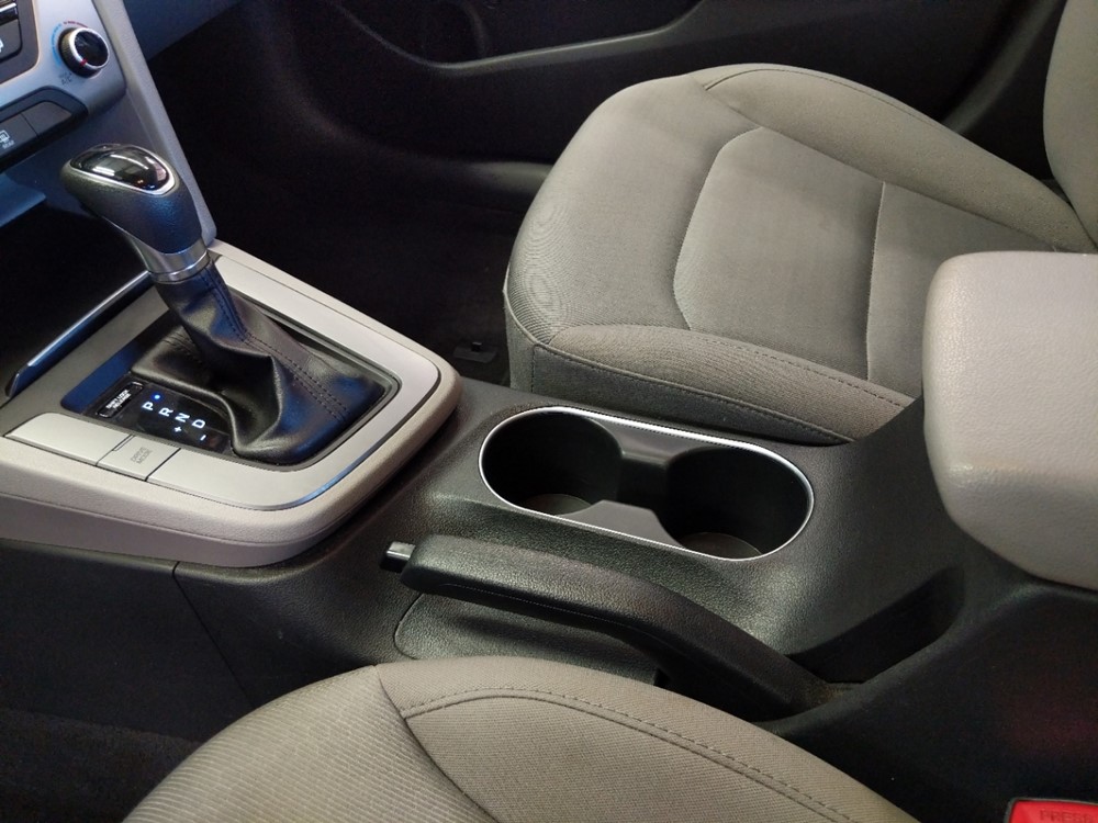 2017 Hyundai Elantra - Center Console/Cup Holders