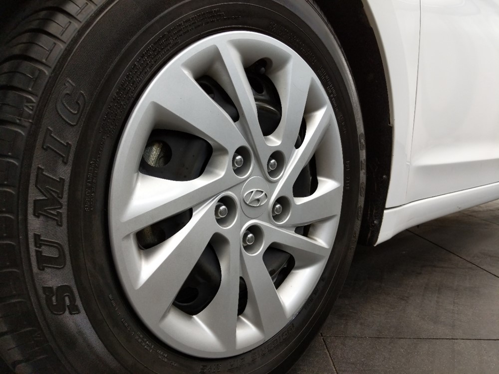 2017 Hyundai Elantra - Wheel