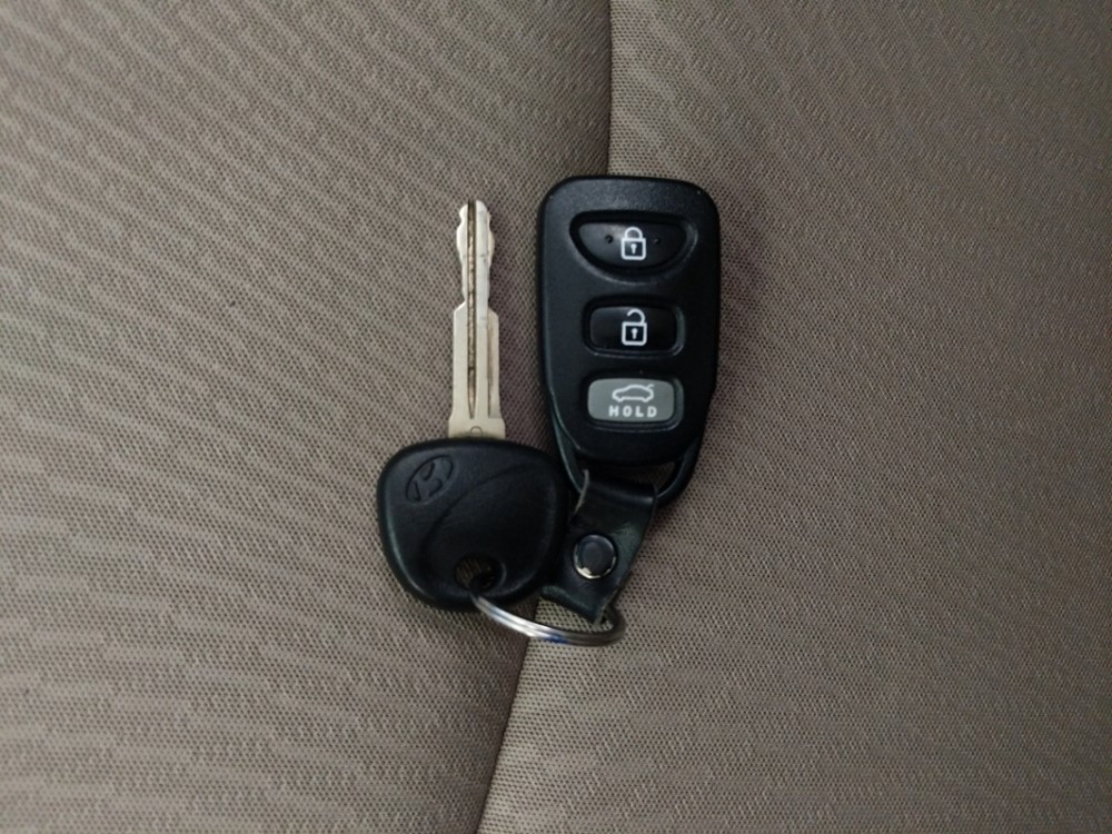 2016 Hyundai Elantra - Keys