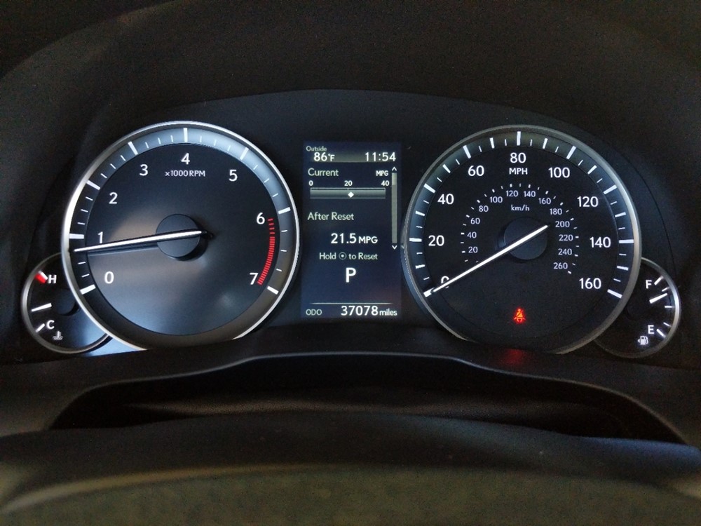 2016 Lexus ES 350 - Odometer Close Up