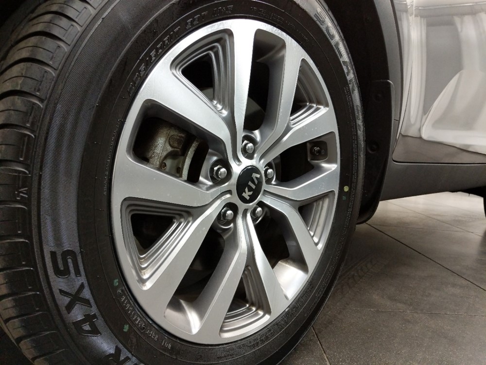 2016 Kia Sportage - Wheel