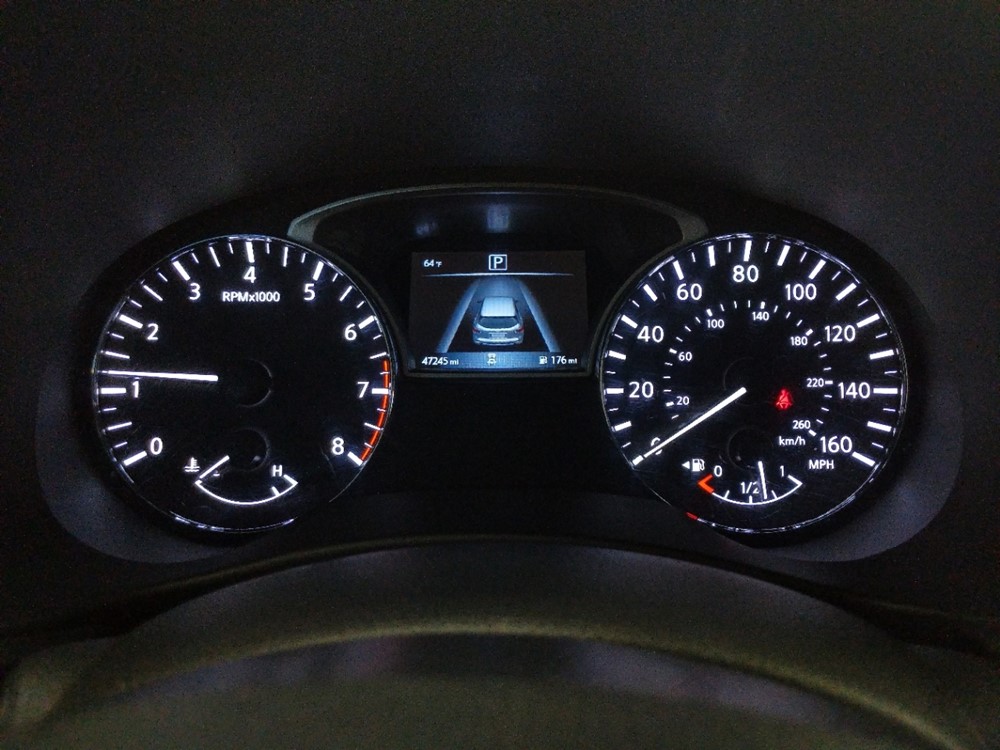 2018 Nissan Pathfinder - Odometer Close Up