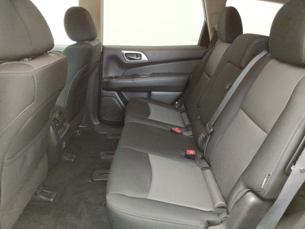 2018 Nissan Pathfinder - Driver Rear Seat