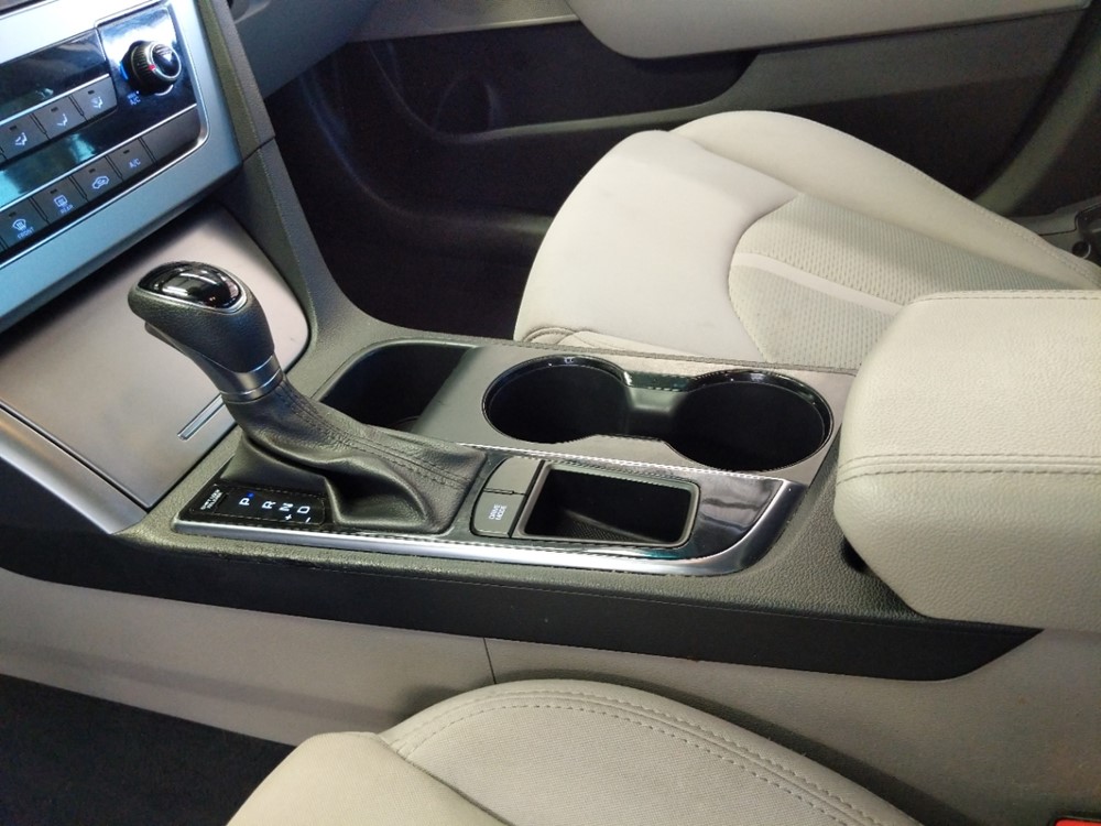 2015 Hyundai Sonata - Center Console/Cup Holders