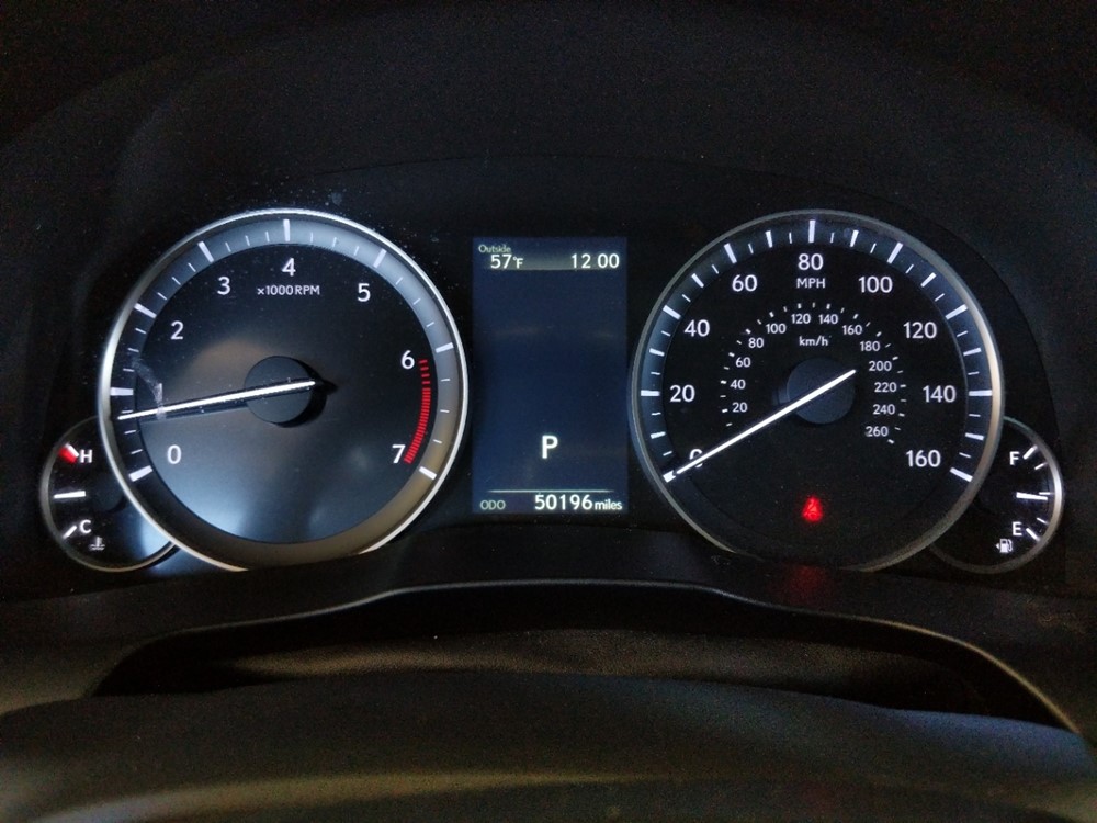 2016 Lexus ES 350 - Odometer Close Up