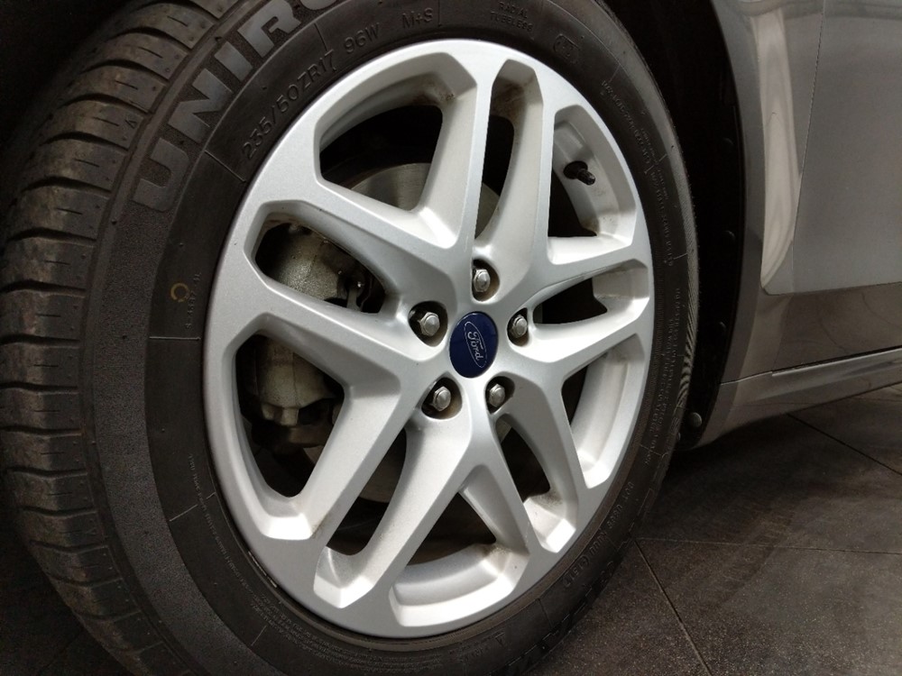 2014 Ford Fusion - Wheel