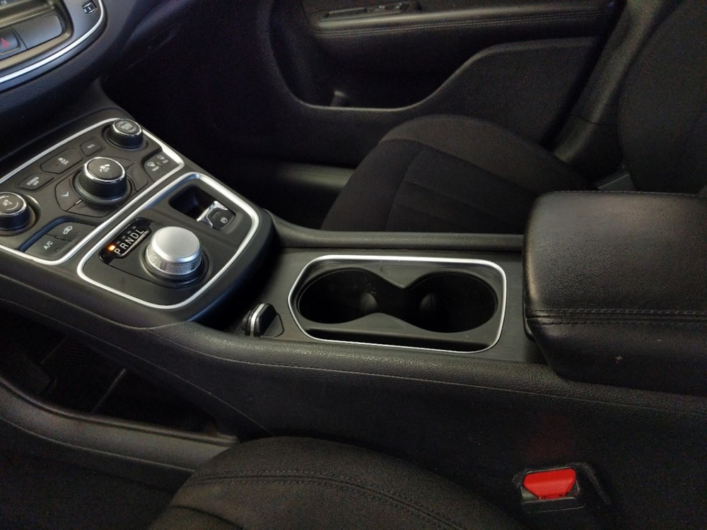 2015 Chrysler 200 - Center Console/Cup Holders