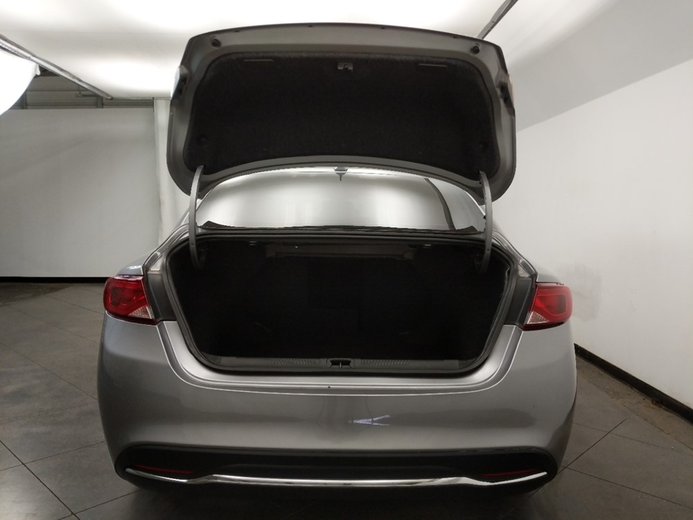 2015 Chrysler 200 - Trunk