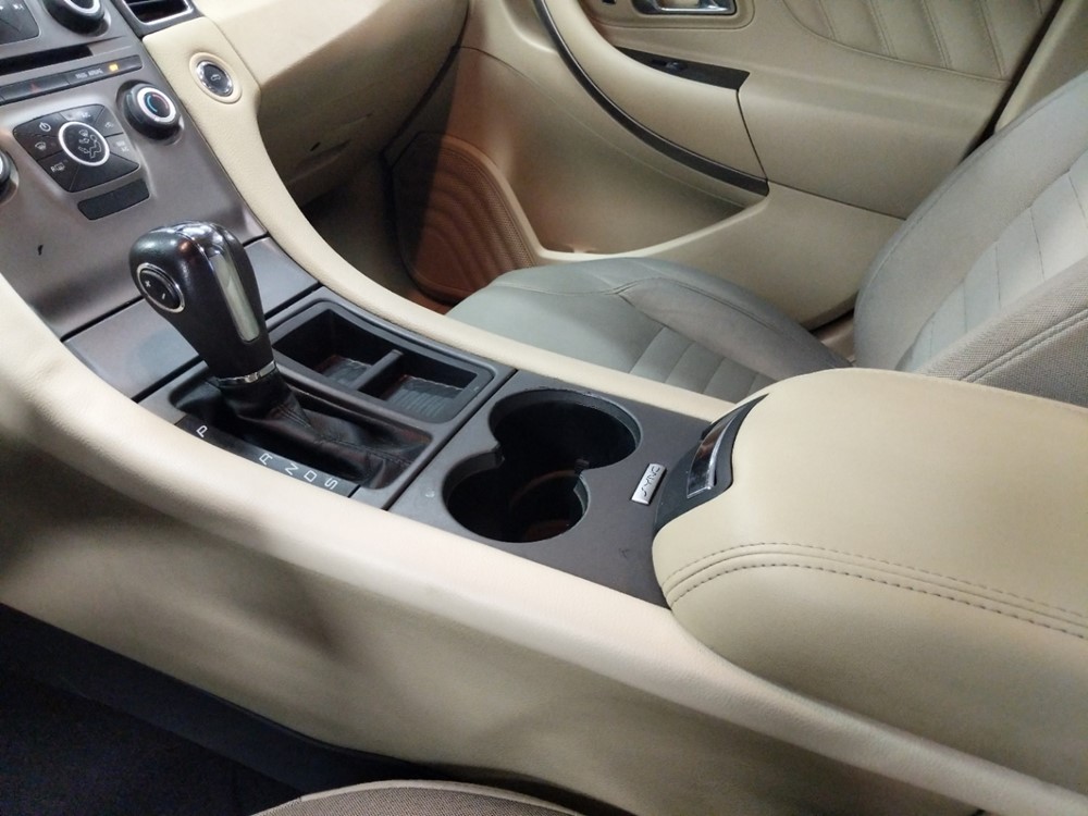2015 Ford Taurus - Center Console/Cup Holders