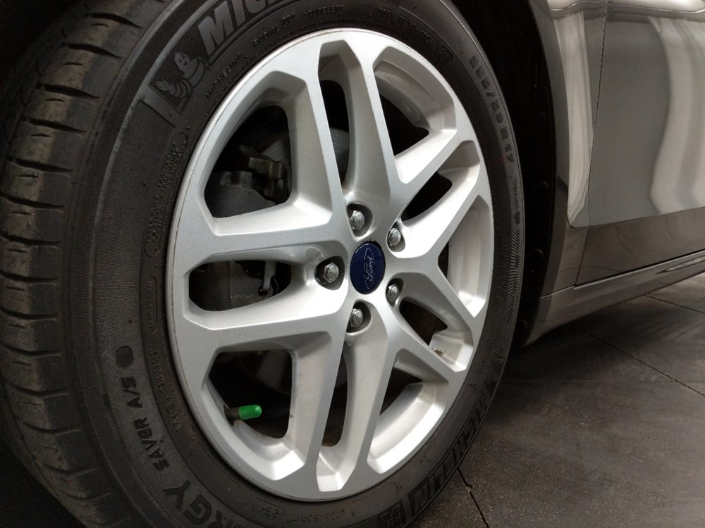 2016 Ford Fusion - Wheel