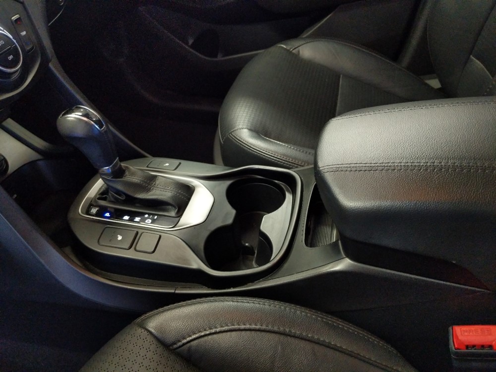 2013 Hyundai Santa Fe - Center Console/Cup Holders