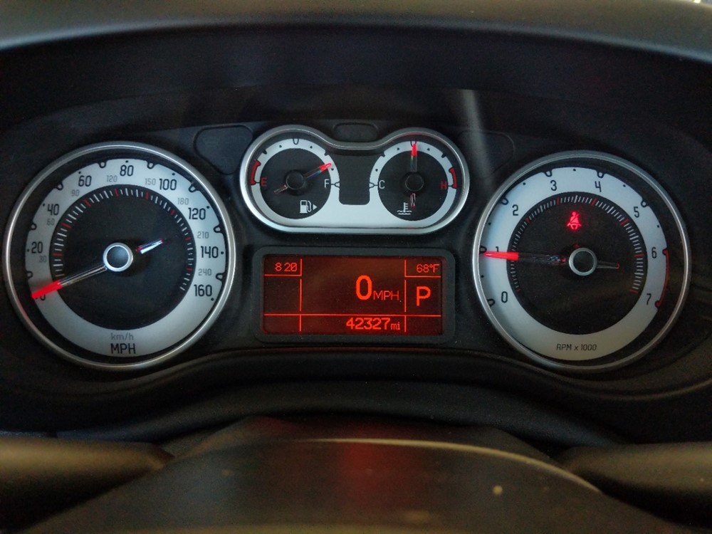 2014 FIAT 500L - Odometer Close Up