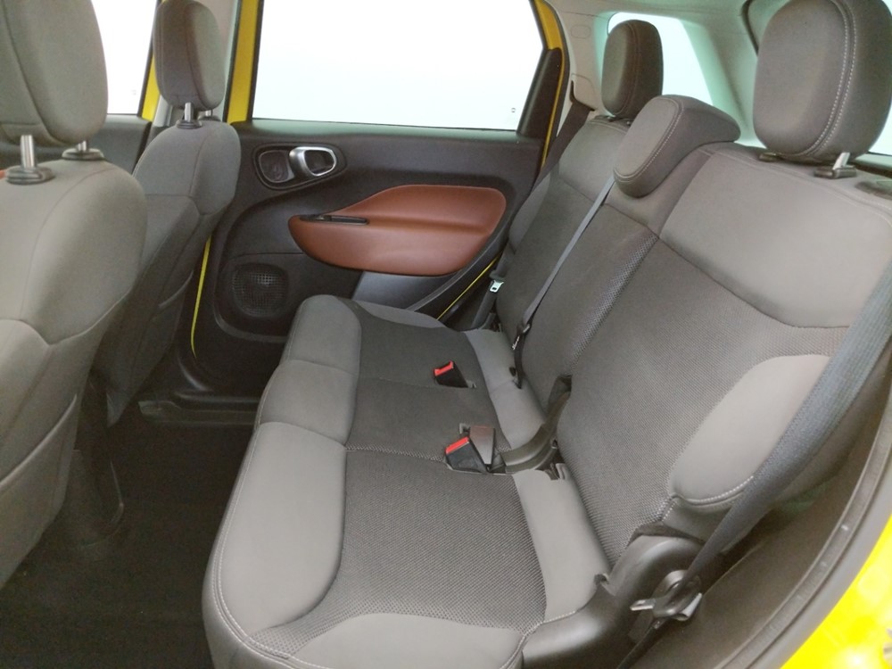 2014 FIAT 500L - Driver Rear Seat