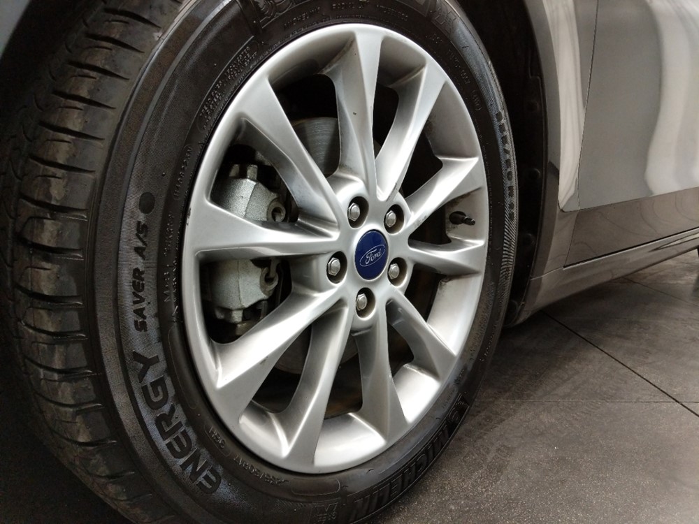 2017 Ford Fusion - Wheel