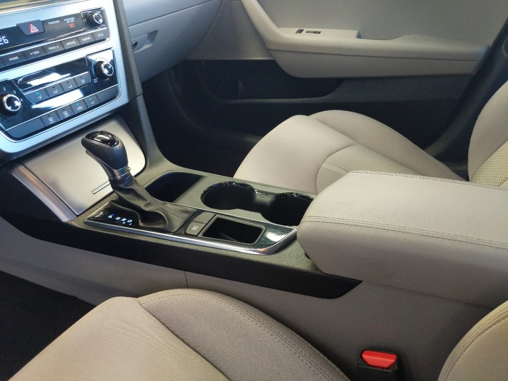 2016 Hyundai Sonata - Center Console/Cup Holders