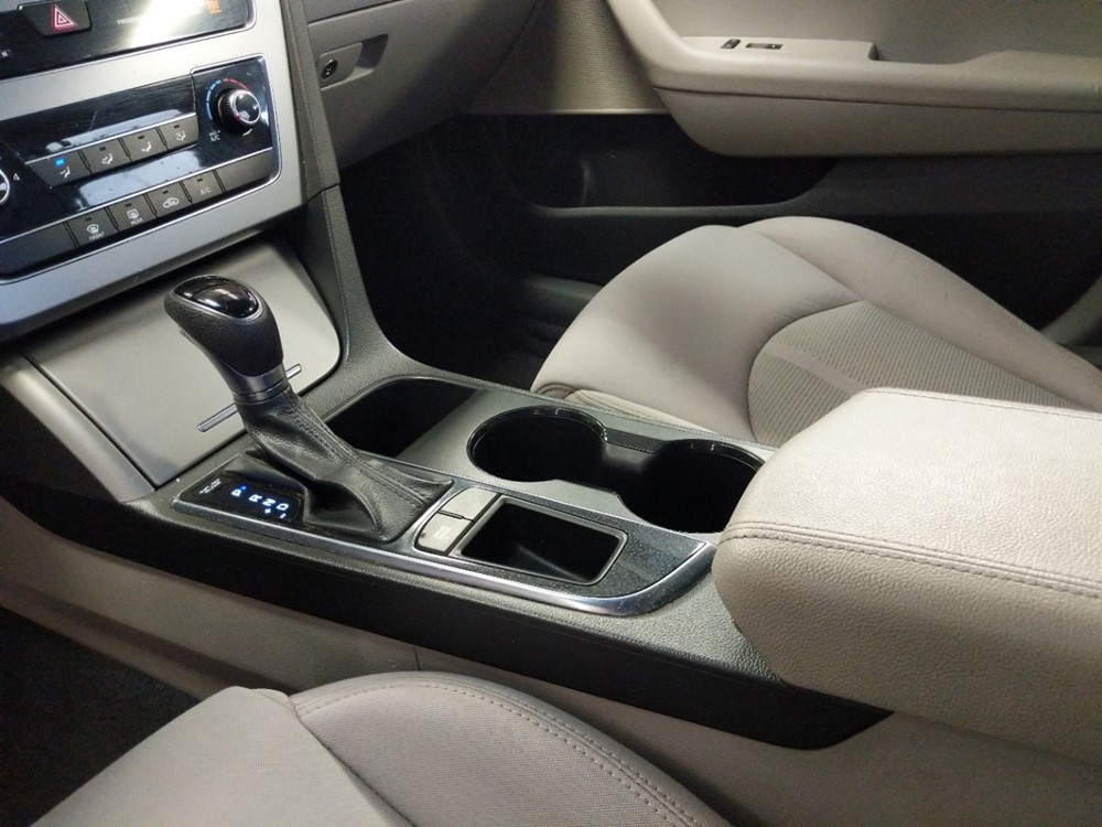 2015 Hyundai Sonata - Center Console/Cup Holders