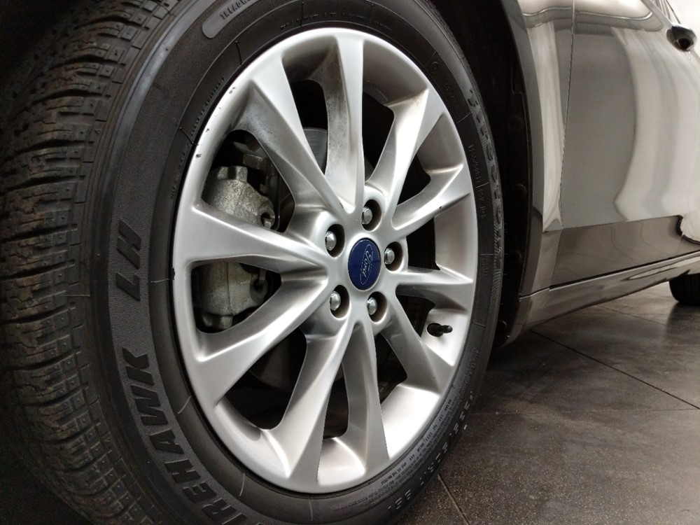 2017 Ford Fusion - Wheel
