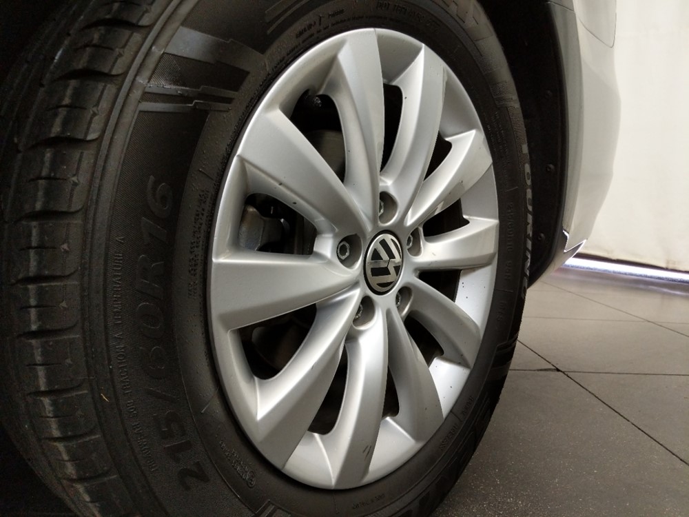 2015 Volkswagen Passat - Wheel