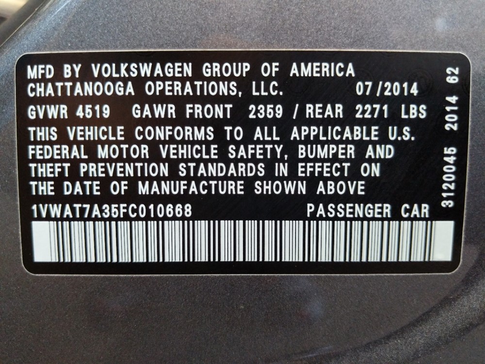 2015 Volkswagen Passat - VIN Plate