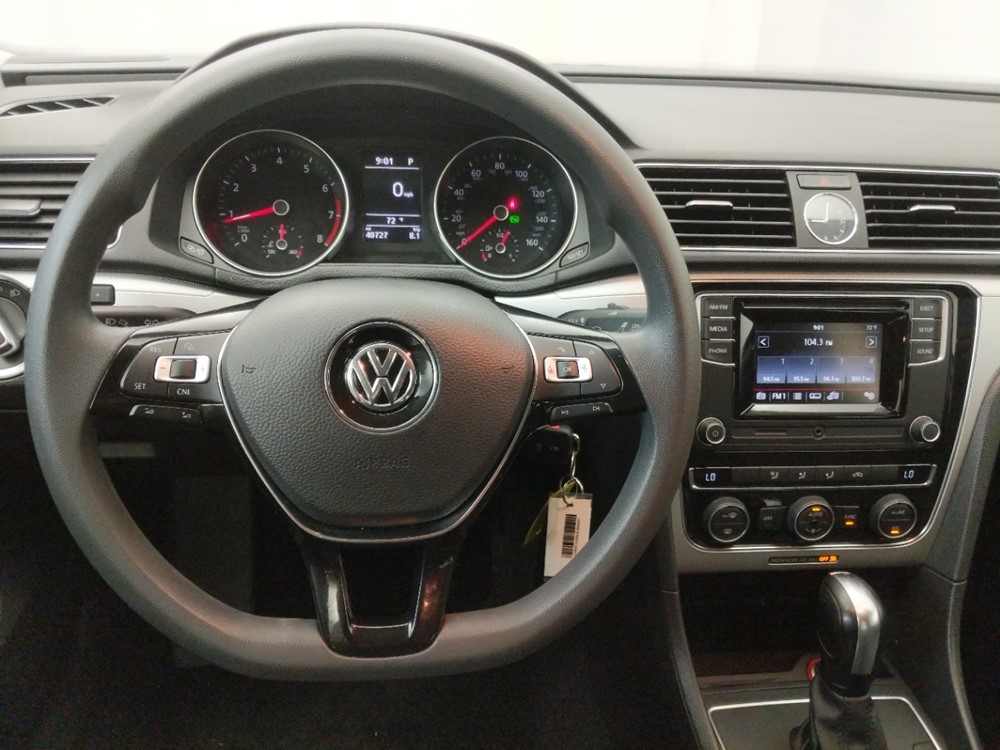 2016 Volkswagen Passat - Driver Dash