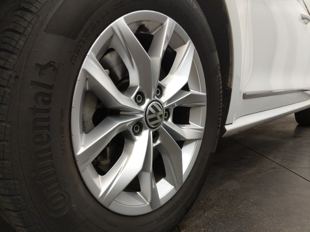 2016 Volkswagen Passat - Wheel
