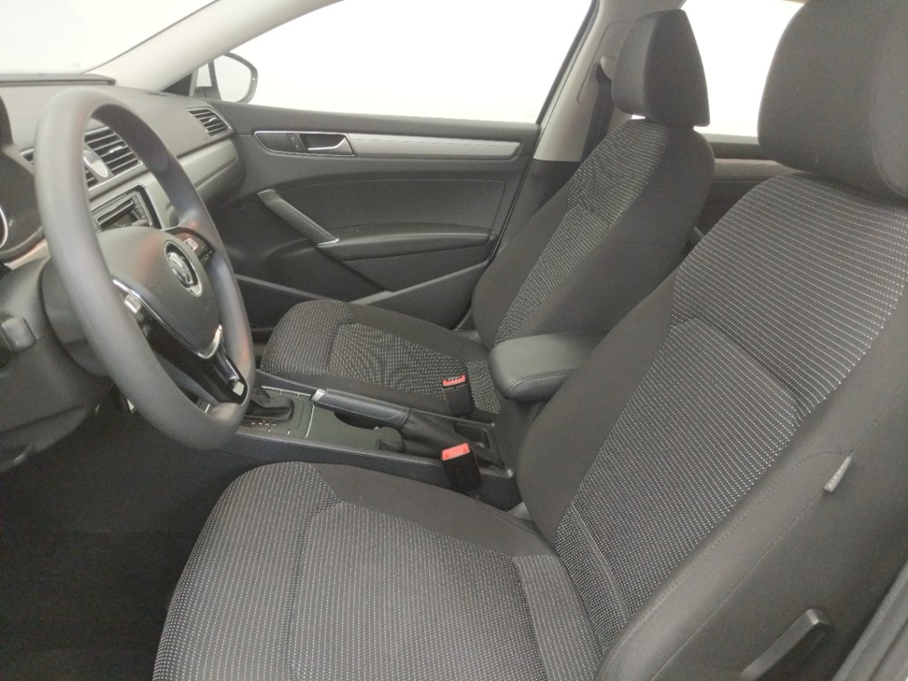 2016 Volkswagen Passat - Driver Front Seat