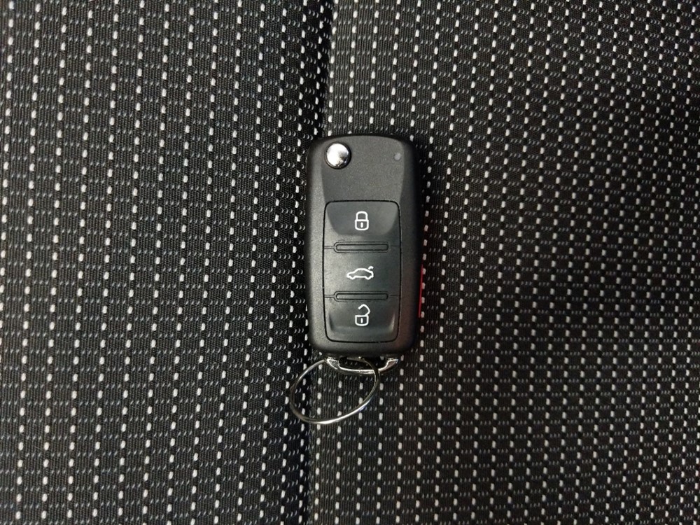 2016 Volkswagen Passat - Keys