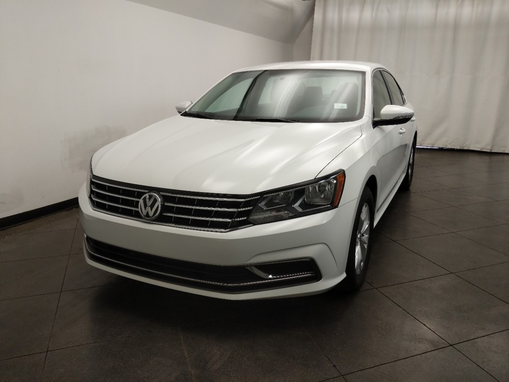 2016 Volkswagen Passat - Driver Front Hood