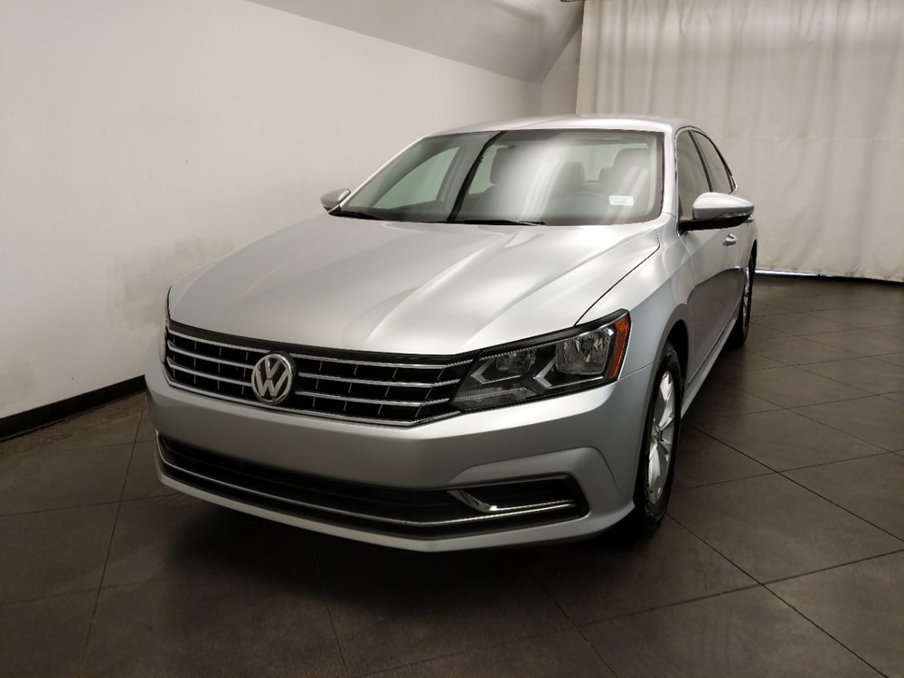 2016 Volkswagen Passat - Driver Front Hood