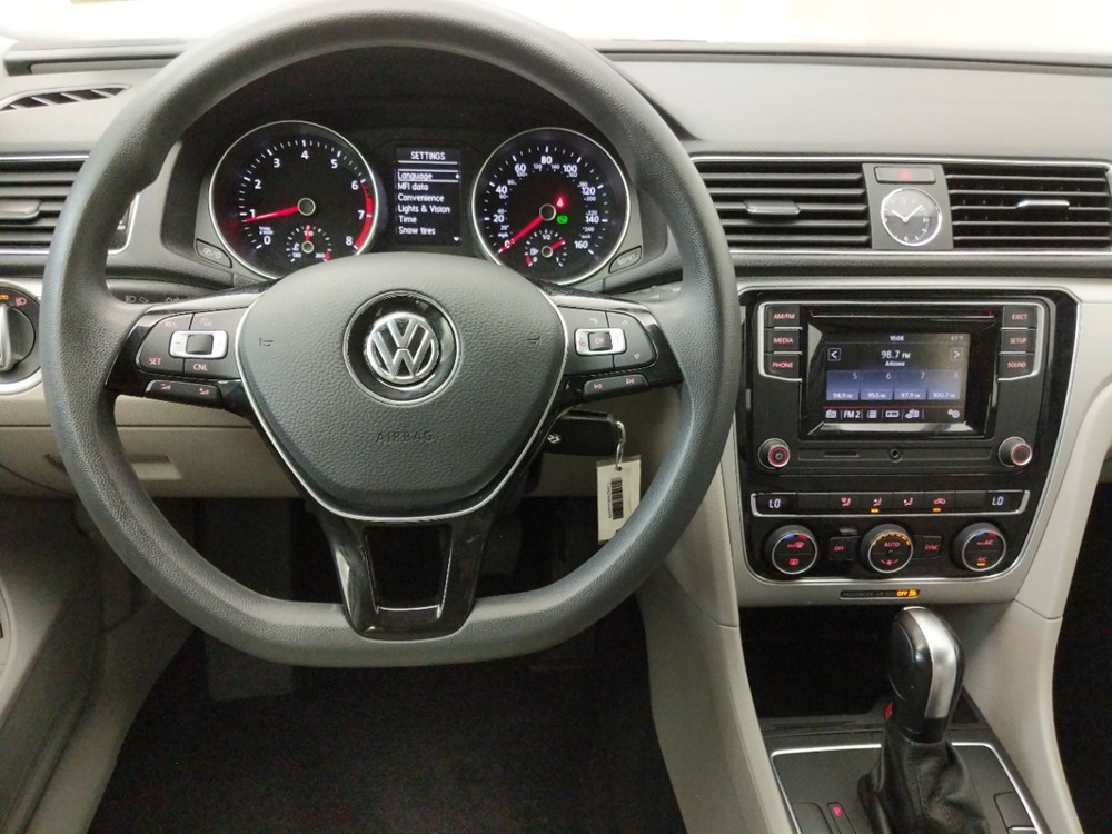 2016 Volkswagen Passat - Driver Dash