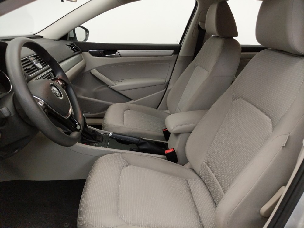 2016 Volkswagen Passat - Driver Front Seat