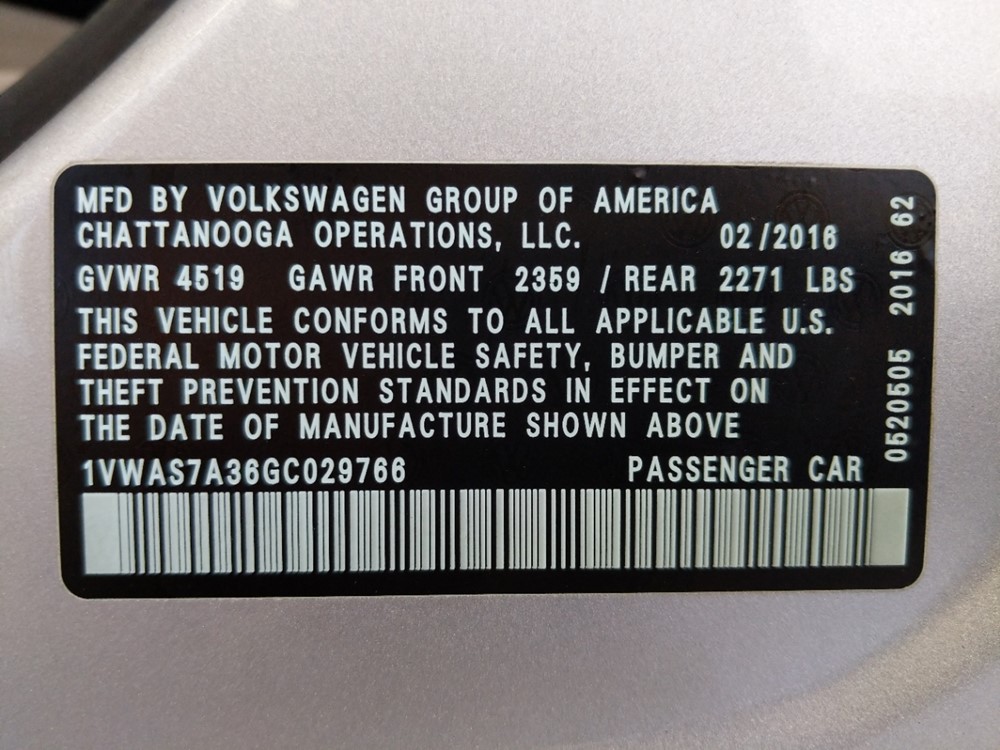 2016 Volkswagen Passat - VIN Plate