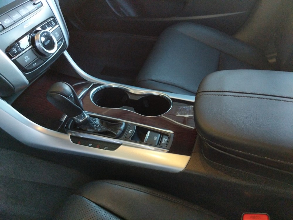 2016 Acura TLX - Center Console/Cup Holders