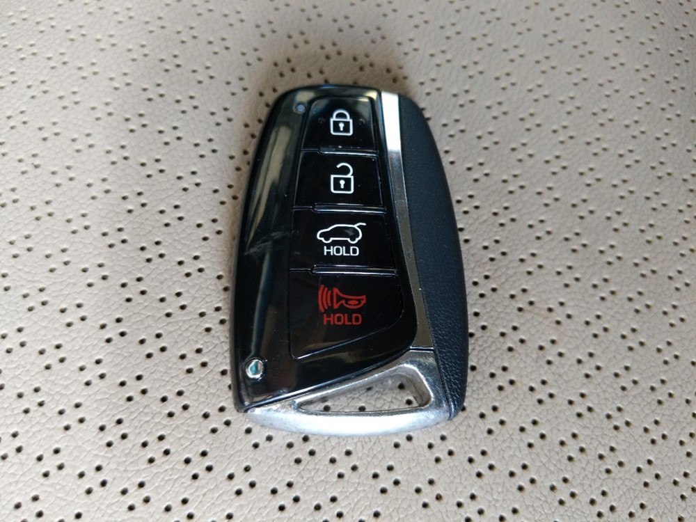 2013 Hyundai Santa Fe - Keys