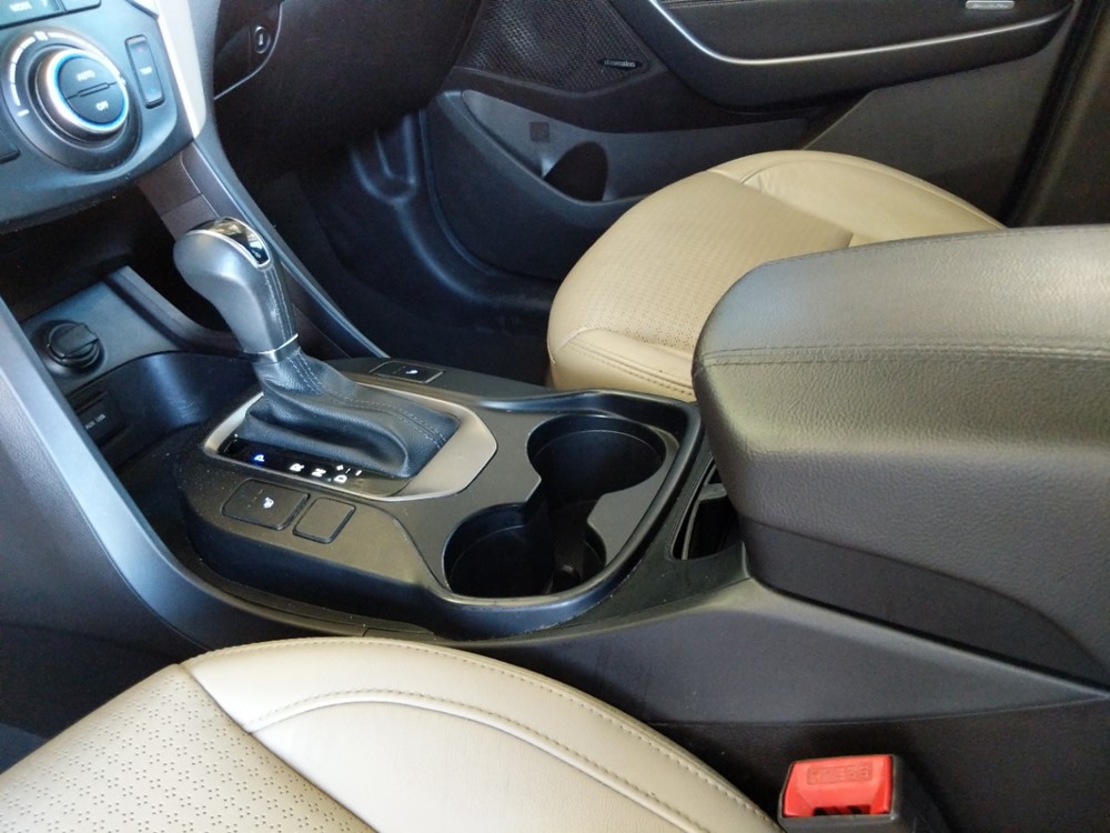 2013 Hyundai Santa Fe - Center Console/Cup Holders