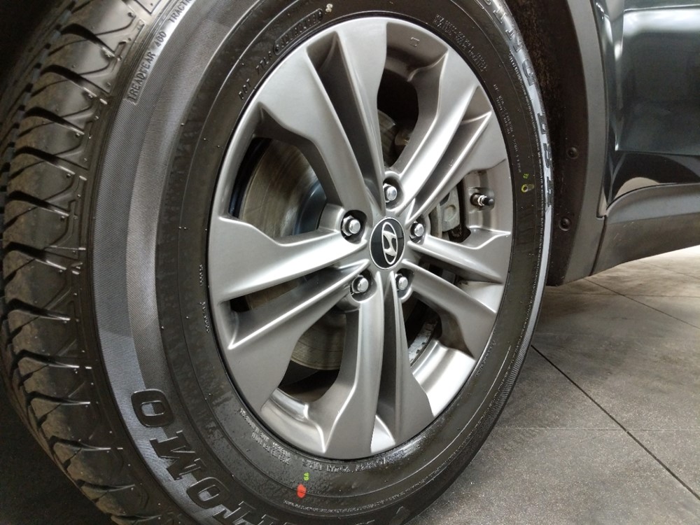 2013 Hyundai Santa Fe - Wheel