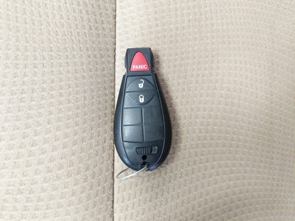 2016 Dodge Grand Caravan - Keys