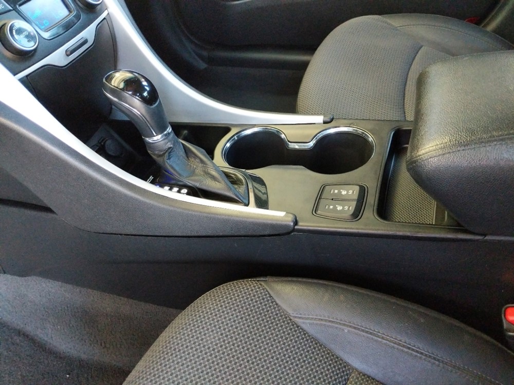 2014 Hyundai Sonata - Center Console/Cup Holders