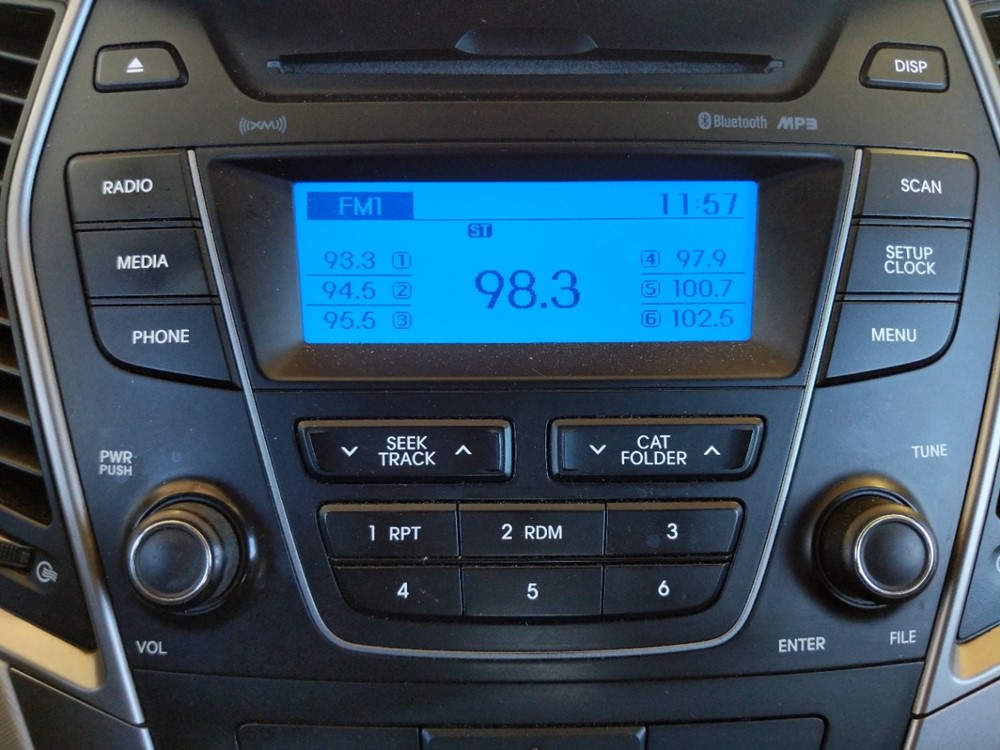 2013 Hyundai Santa Fe - Stereo Package