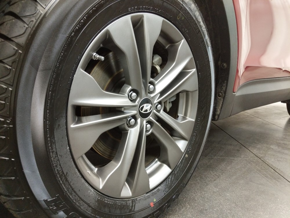 2013 Hyundai Santa Fe - Wheel