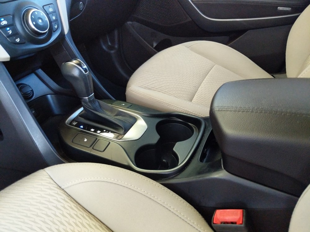 2013 Hyundai Santa Fe - Center Console/Cup Holders