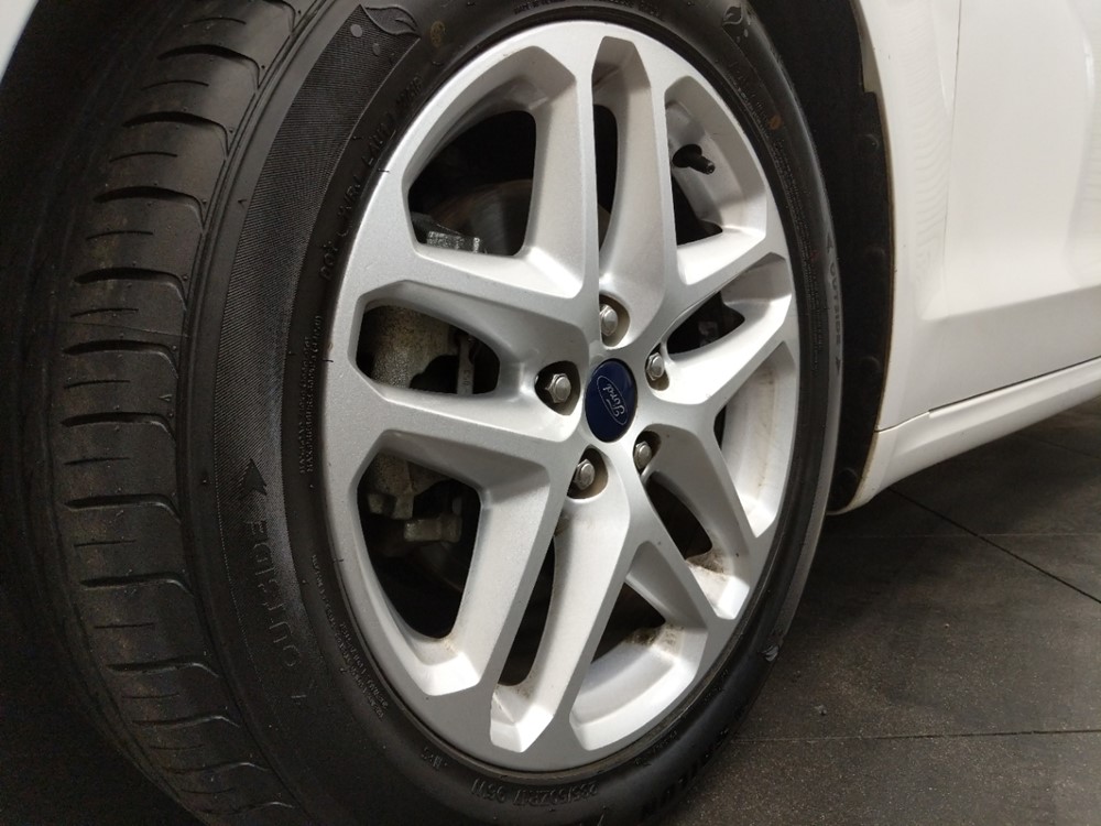 2016 Ford Fusion - Wheel