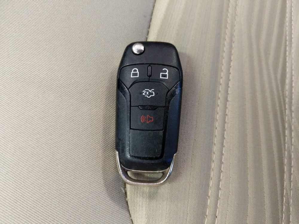 2016 Ford Fusion - Keys