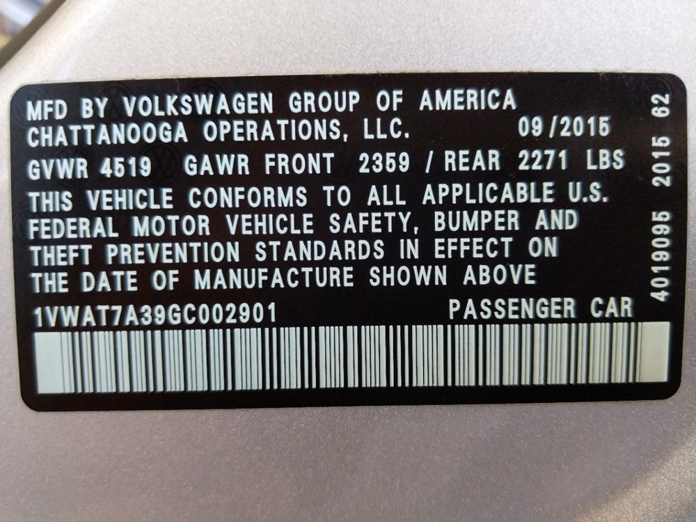 2016 Volkswagen Passat - VIN Plate
