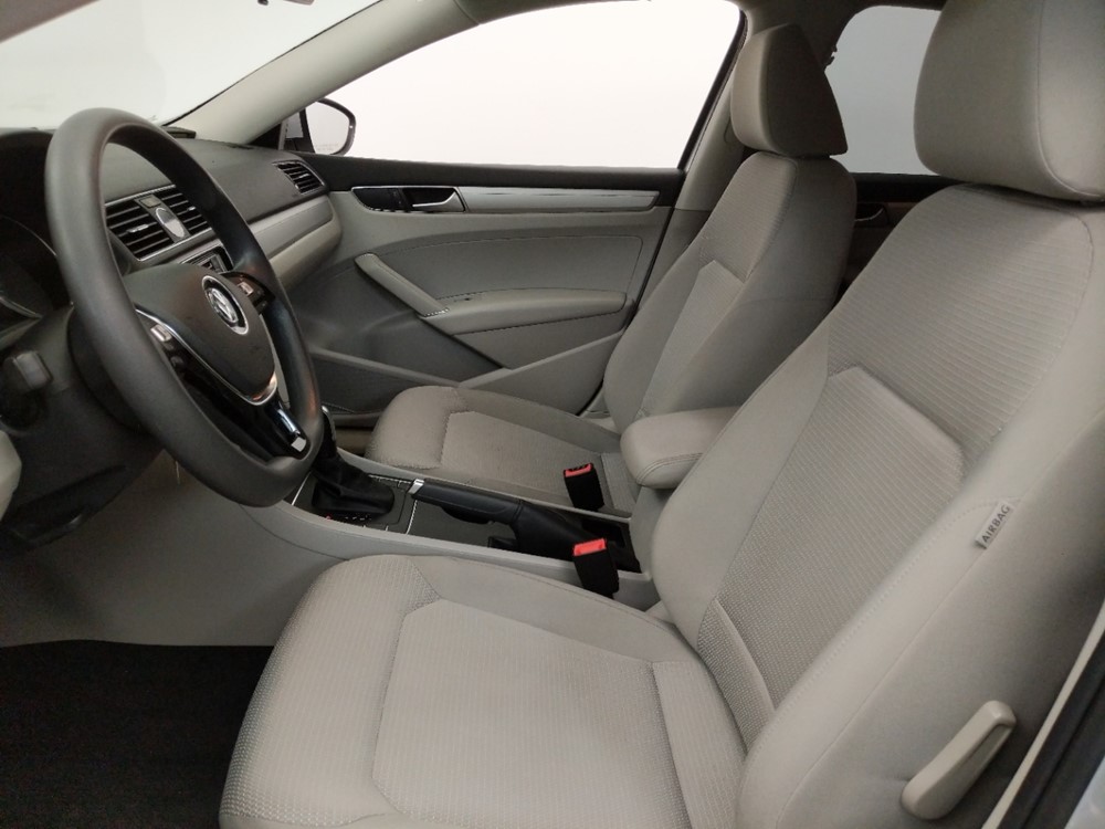 2016 Volkswagen Passat - Driver Front Seat