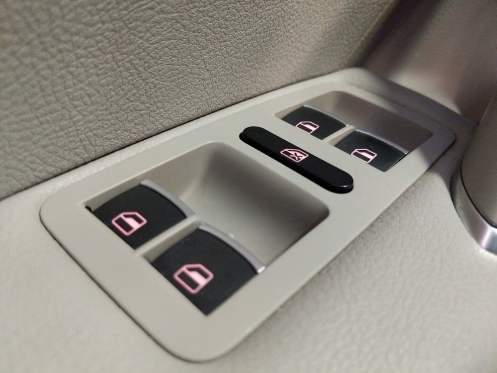 2016 Volkswagen Passat - Driver Power Windows/Lock Control