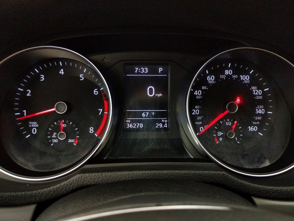 2016 Volkswagen Passat - Odometer Close Up