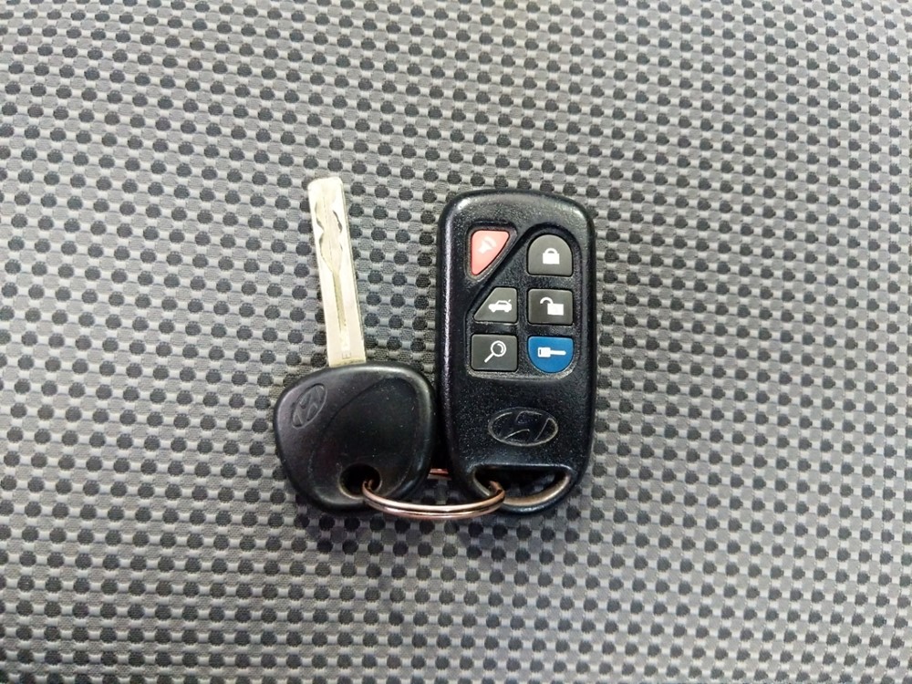 2013 Hyundai Sonata - Keys